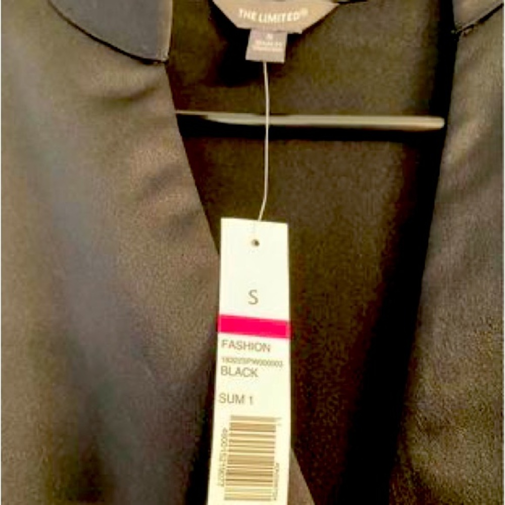 New black blouse/top